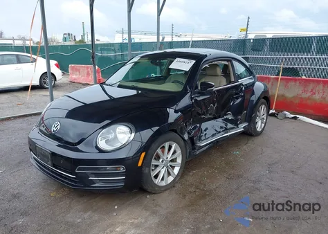 2018 Volkswagen Beetle 2.0T Se из США, поврежденный, VIN 3VWJD7AT2JM702343